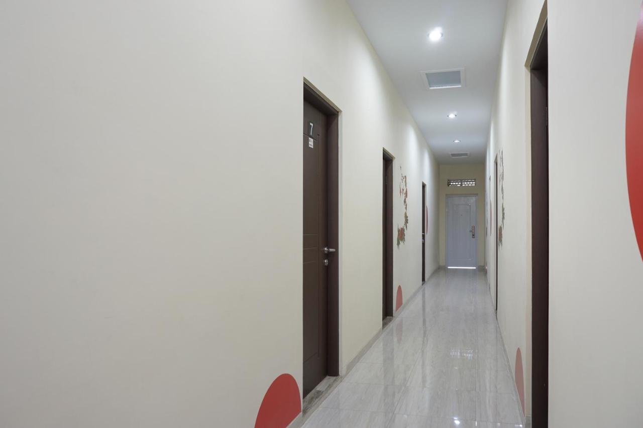 Super Oyo 90033 Dehome Family Melati Exterior foto