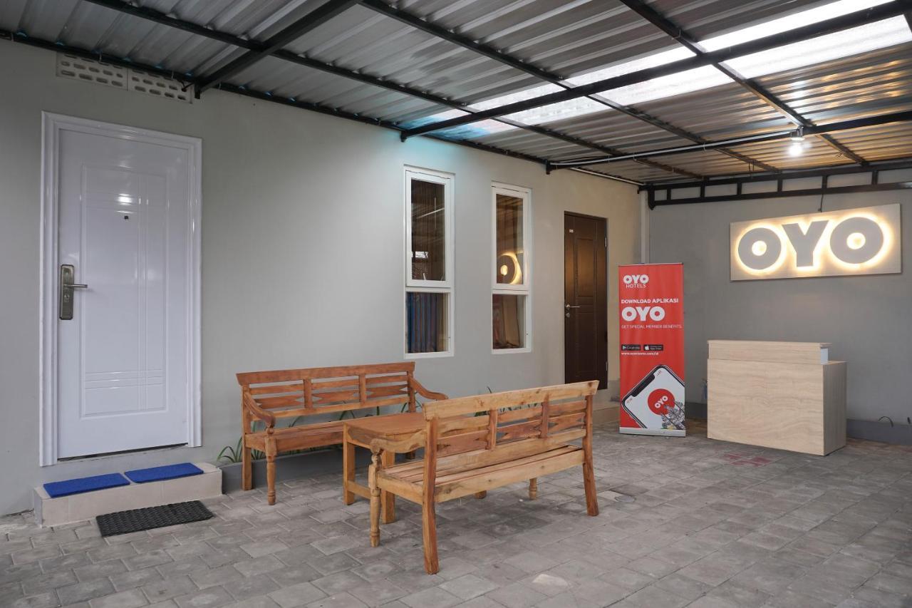 Super Oyo 90033 Dehome Family Melati Exterior foto